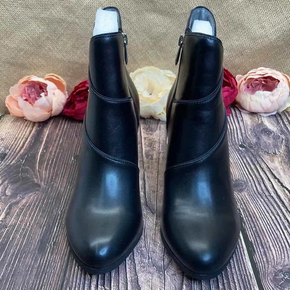 Adrienne Vittadini Black Trella Booties 8M - Picture 2 of 8